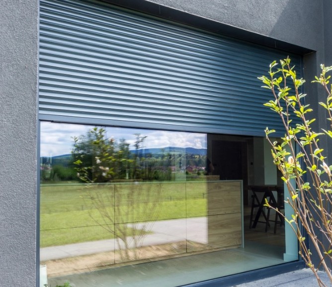 Seksiyonel Garaj Kapısı